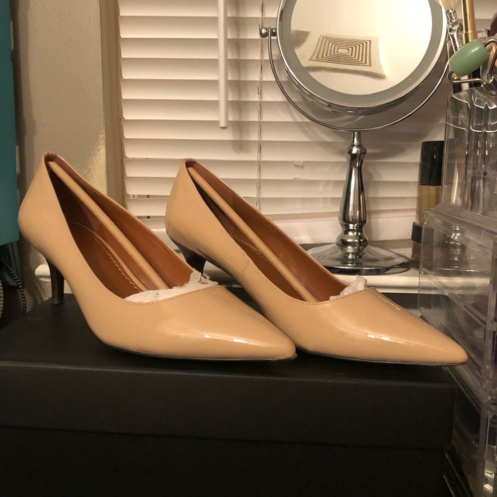 Coach mid heel pump 8.5